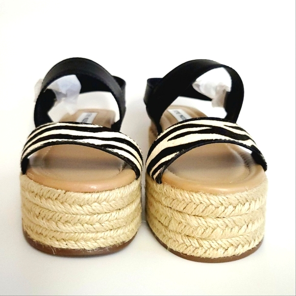 NIB Steve Madden - Catia Black & White Zebra Wedge Platform Sandal - Size 6 - Picture 4 of 8